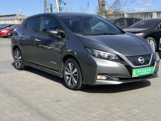 Nissan Leaf 2018г. в рассрочку