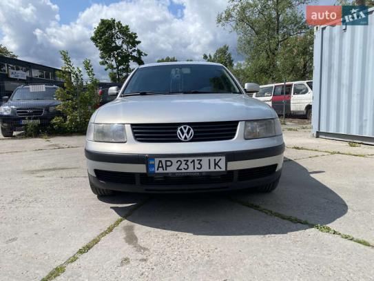 Volkswagen Passat 2000р. у розстрочку
