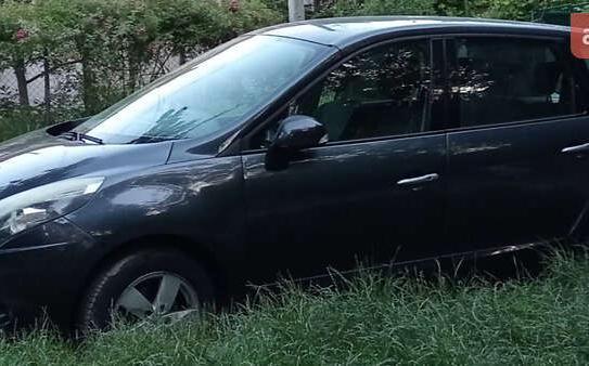 Renault Scenic 2009р. у розстрочку