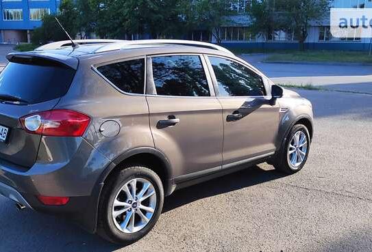 Ford Kuga 2012р. у розстрочку