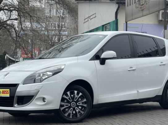 Renault Scenic                          2011г. в рассрочку