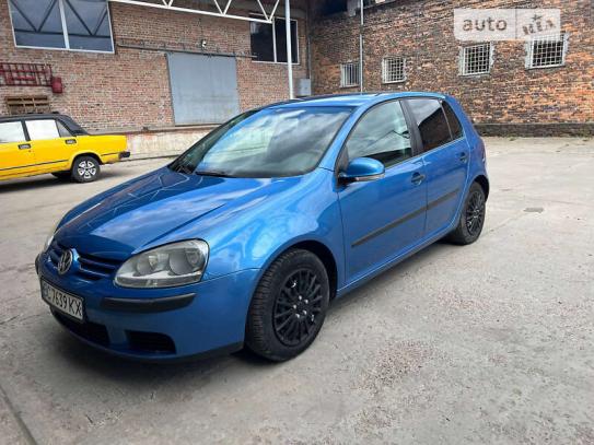 Volkswagen Golf 2003г. в рассрочку