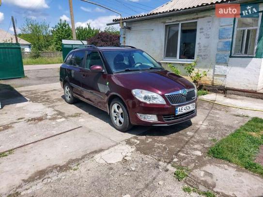 Skoda Fabia                           2011г. в рассрочку