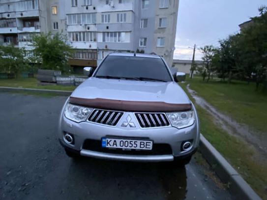 Mitsubishi Pajero sport                    2012г. в рассрочку