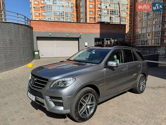 Mercedes-benz M-class 2012р. у розстрочку