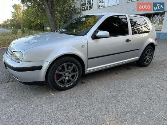 Volkswagen Golf 2002г. в рассрочку