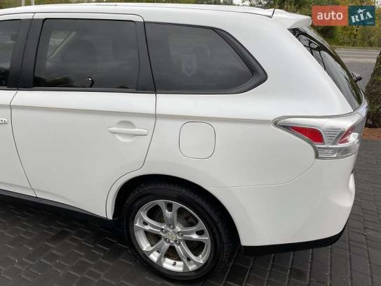 Mitsubishi Outlander                       2013г. в рассрочку