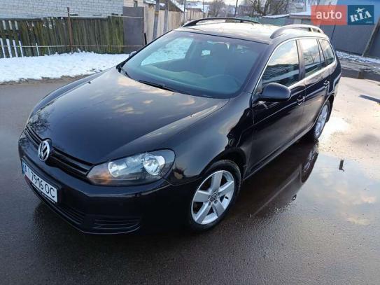 Volkswagen Golf
                            2010г. в рассрочку