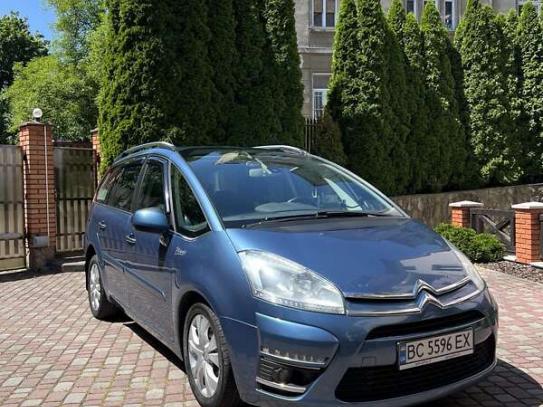 Citroen Grand c4 picasso
                2011г. в рассрочку