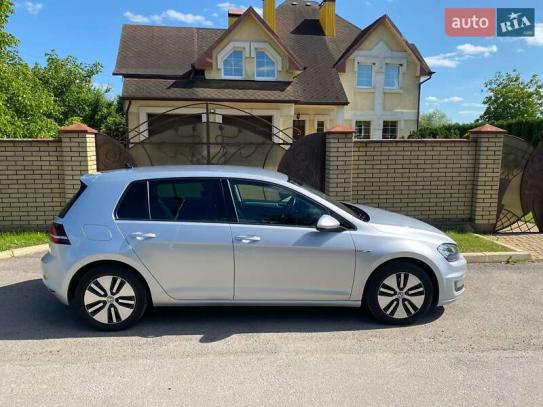 Volkswagen E-golf                          2015г. в рассрочку