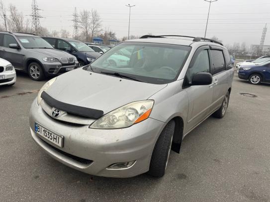 Toyota Sienna
                          2007г. в рассрочку