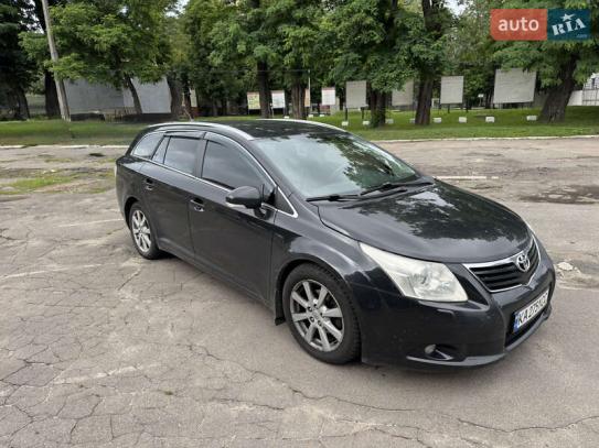 Toyota Avensis                         2010г. в рассрочку