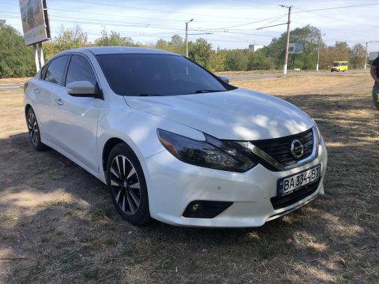 Nissan Altima 2017р. у розстрочку