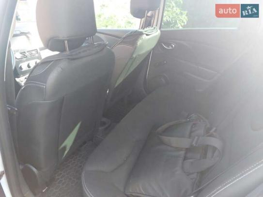 Renault Clio                            2015г. в рассрочку