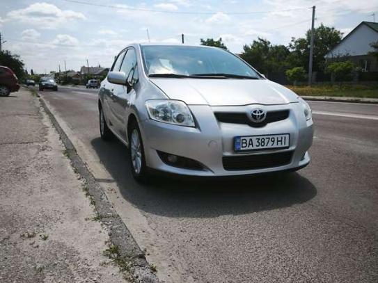 Toyota Auris                           2007г. в рассрочку