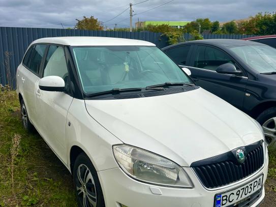 Skoda Fabia
                           2011г. в рассрочку