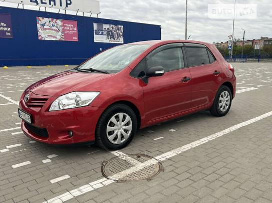 Toyota Auris 2010г. в рассрочку