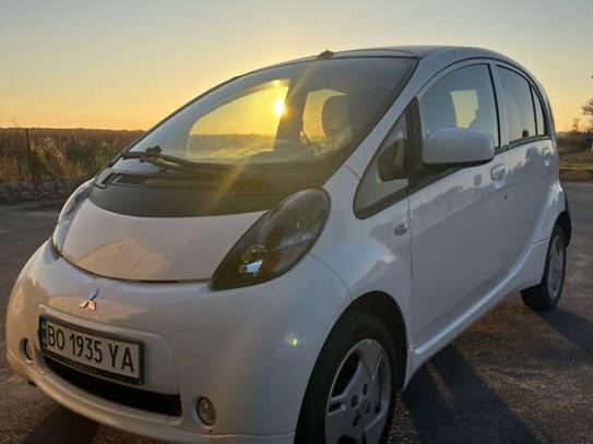 Mitsubishi I-miev 2013г. в рассрочку