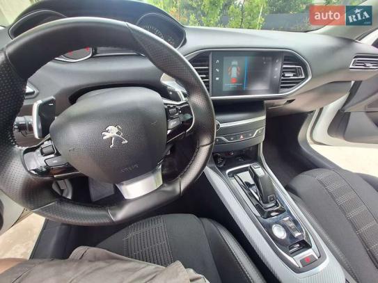 Peugeot 308                             2020г. в рассрочку
