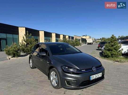 Volkswagen E-golf
                          2017г. в рассрочку