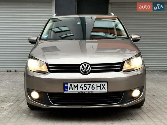 Volkswagen Touran
                          2012г. в рассрочку