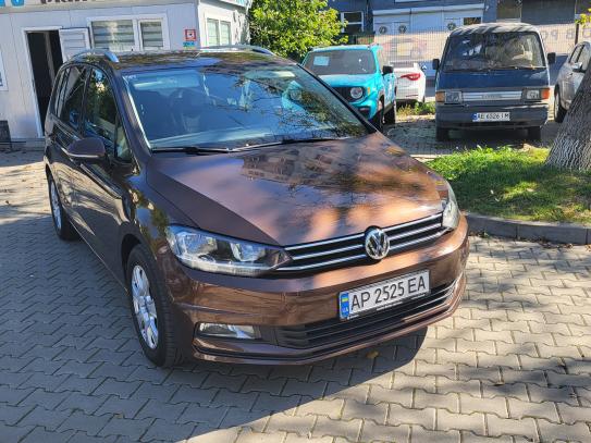 Volkswagen Touran 2016г. в рассрочку