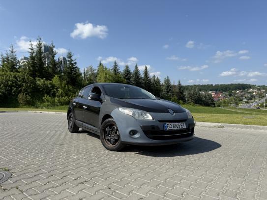 Renault Megane                          2011г. в рассрочку