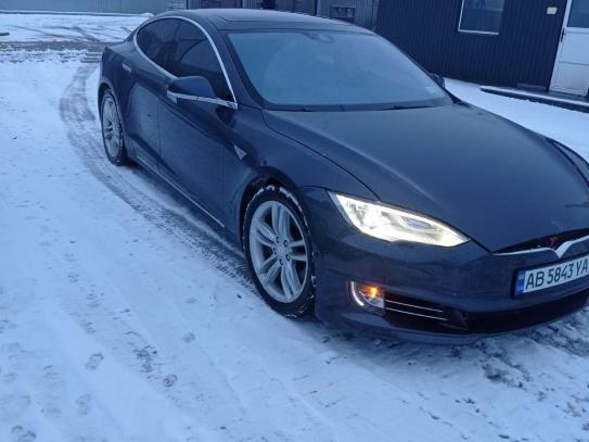 Tesla Model s 2015р. у розстрочку