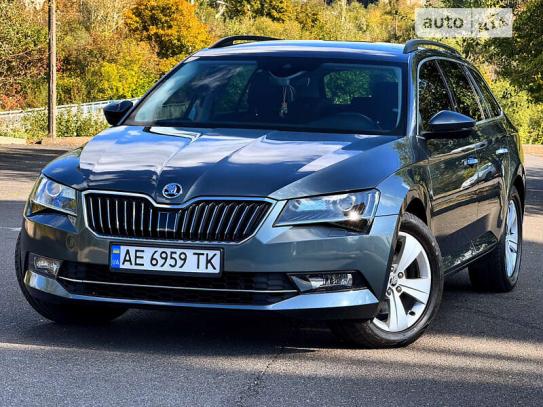 Skoda Superb 2016р. у розстрочку