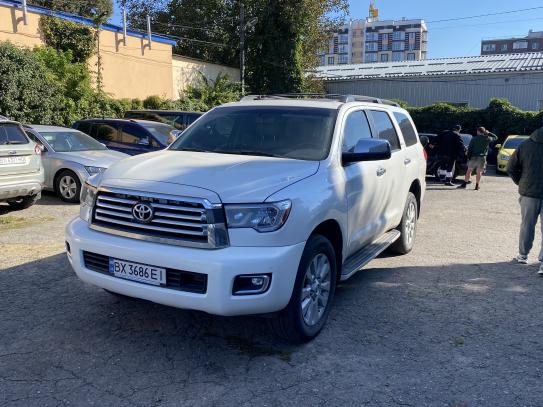 Toyota Sequoia 2016р. у розстрочку