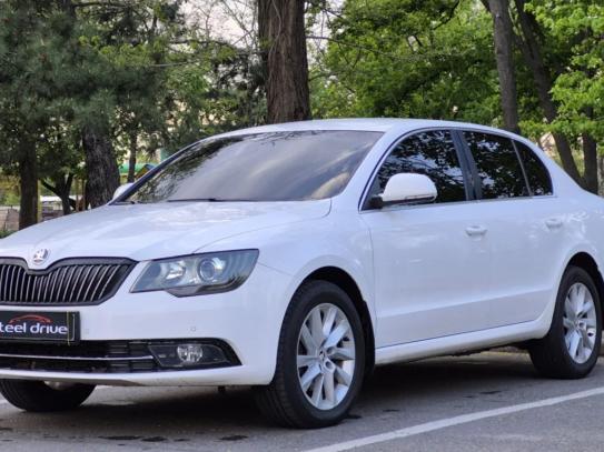 Skoda Superb                          2013г. в рассрочку
