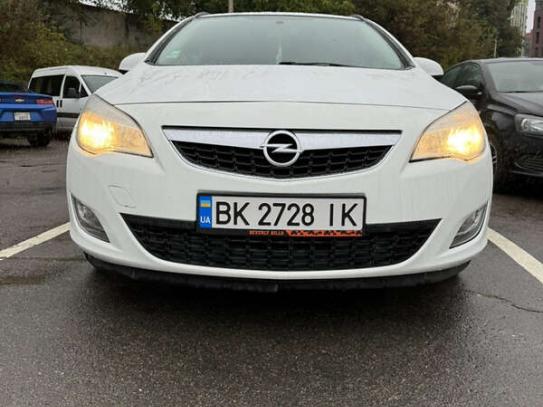 Opel Astra 2012г. в рассрочку