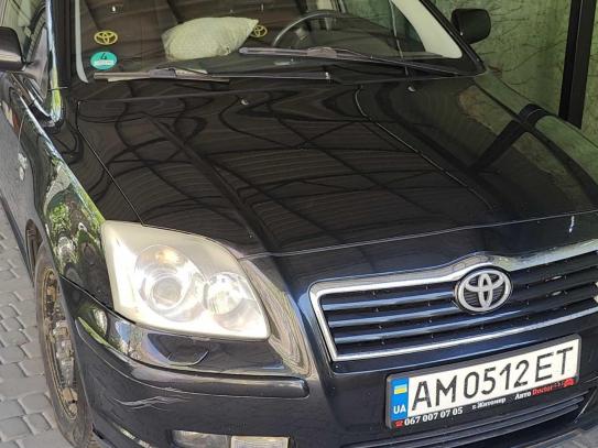 Toyota Avensis                         2006г. в рассрочку