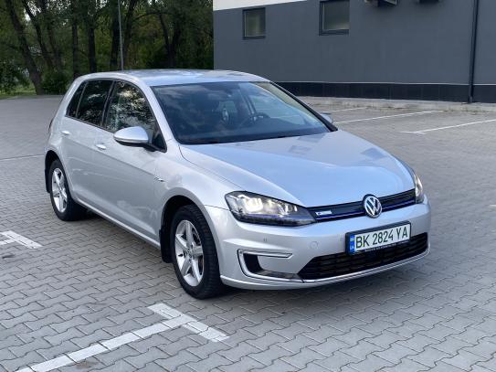 Volkswagen E-golf
                          2015г. в рассрочку