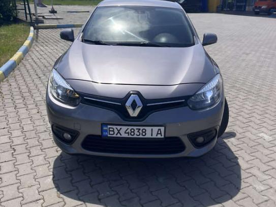 Renault Fluence                         2015г. в рассрочку