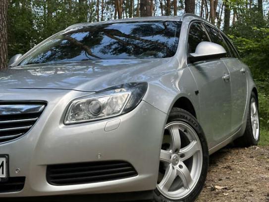 Opel Insignia                        2012г. в рассрочку
