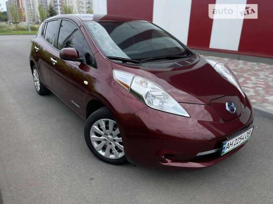 Nissan Leaf 2016г. в рассрочку