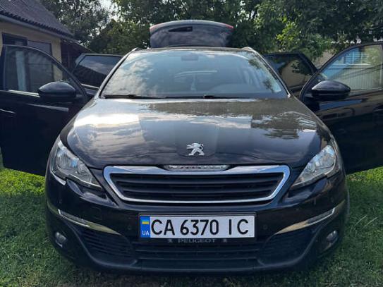Peugeot 308                             2015г. в рассрочку