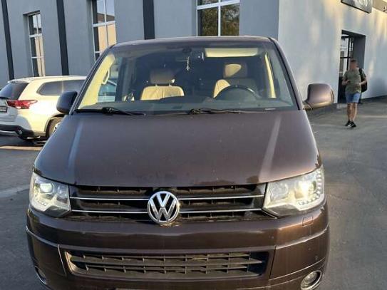 Volkswagen Multivan 2010г. в рассрочку