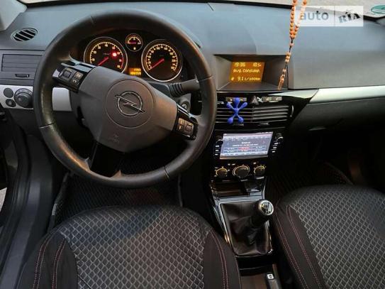 Opel Astra 2010г. в рассрочку