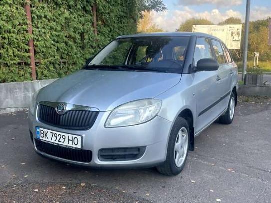 Skoda Fabia 2008р. у розстрочку