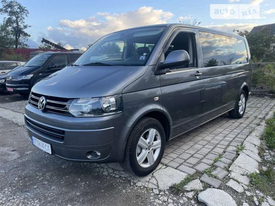 Volkswagen Multivan 2011р. у розстрочку