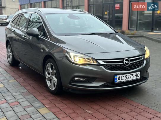 Opel Astra 2018р. у розстрочку