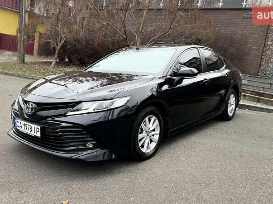 Toyota Camry                           2018г. в рассрочку