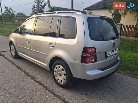 Volkswagen Touran                          2007г. в рассрочку