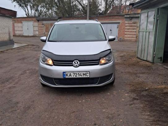 Volkswagen Touran 2012р. у розстрочку