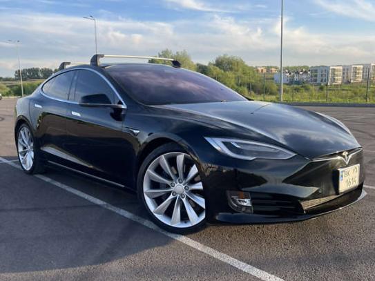 Tesla Model s 2017р. у розстрочку