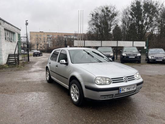 Volkswagen Golf                            2001г. в рассрочку