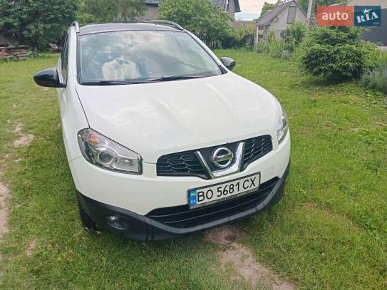 Nissan Qashqai                         2010г. в рассрочку