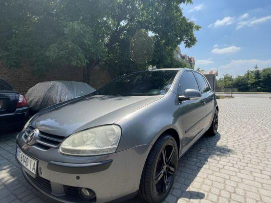 Volkswagen Golf
                            2005г. в рассрочку